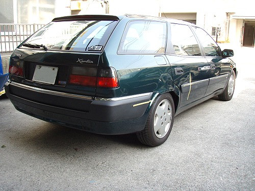 新横浜のシトロエン エグザンティアBK 右リアフェンダー・後ろドア修理